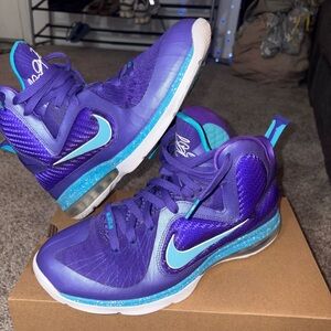 LeBron 9 “SummitLake Hornets”